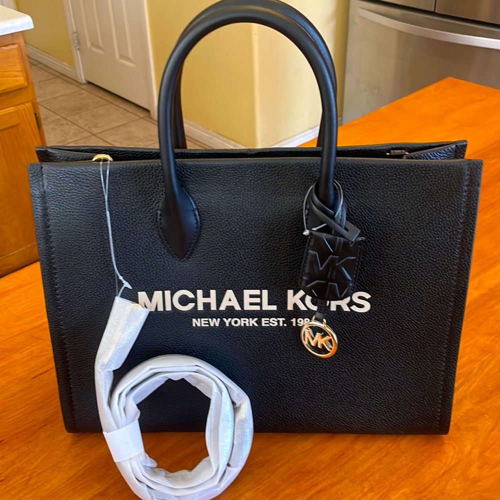 Michael Kors Mirella MD in BLACK 🖤